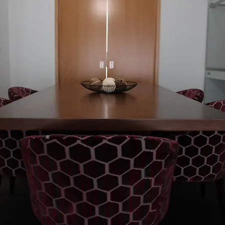 Almenara Suites 招待所 加亚新城